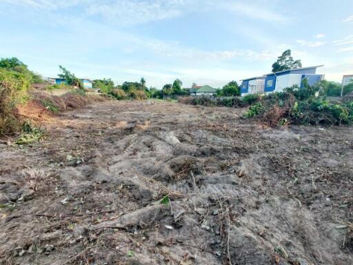 ที่ดิน 2 ไร่กว่า ใกล้หาดบางเสร่