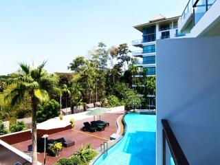 Large 1 bedroom Condo with great ocean view