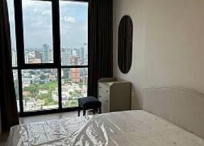 1-BR Condo at Oka Haus Sukhumvit 36 near BTS Thong Lor