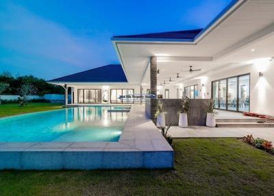 Luxury Pool villa on large land plot for sale Hua Hin