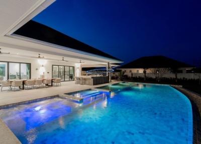 Luxury Pool villa on large land plot for sale Hua Hin