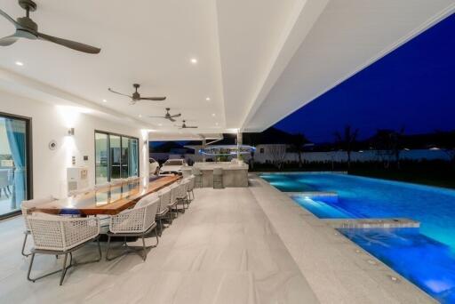 Luxury Pool villa on large land plot for sale Hua Hin
