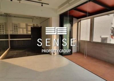 Bright 2 bedroom for sale in Rama 9