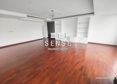 Large 3 bed pet friendly for rent near Asoke