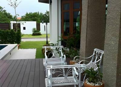 Amazing Royal House 2 Bed 1 Bath For Sale in Chonburi