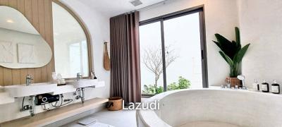 7 Beds 8 Baths 800 SQ.M. Luxury Pool Villa Na Jomtien