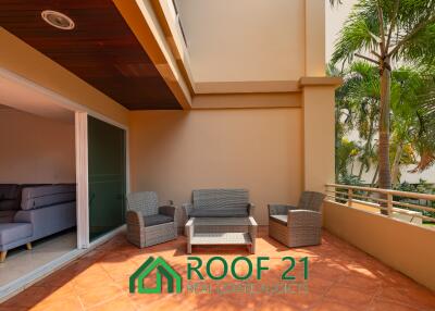 For SALE Hot Deal Price Executive Residence Condo 1 Bedroom 90 Sqm Private Pool Access Pratumnak Hill / S-0785L