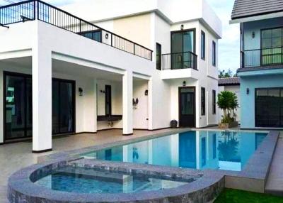 5-Bedroom Poolvilla in Huay Yai