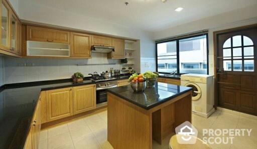 4-BR Apt. near BTS Phrom Phong