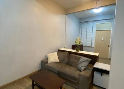 2-BR Apt. near BTS Phrom Phong