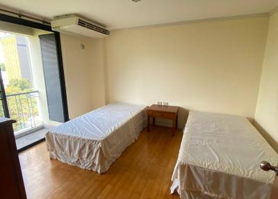 3-BR Apt. near BTS Phrom Phong