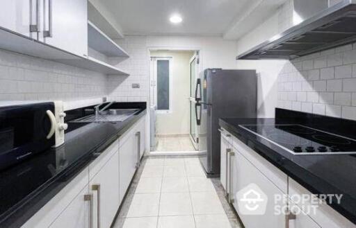 2-BR Condo at Baan Siri Ruedee Condominium near BTS Phloen Chit