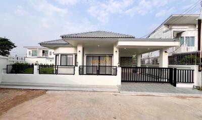 3 Bedrooms Villa / Single House in Rattanakorn Village 19 Siam Country Club H011721