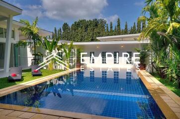 Modern 3 bedroom private pool villa in Thalang