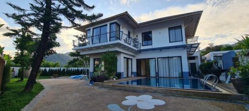 Mountain view 5 bedroom villa for rent in Kathu