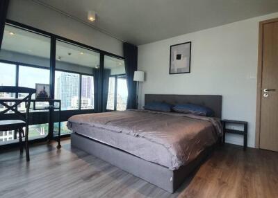 Condo for Rent at The Lofts Silom