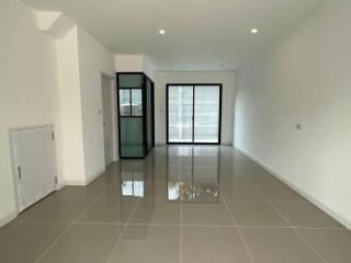 Townhouse for Rent at Patio Srinakarin-Rama9