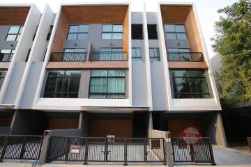 3 Bedroom Townhouse at Arden Phatthanakan