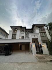House for Sale at CINQ Royal Krugthep Kreetha