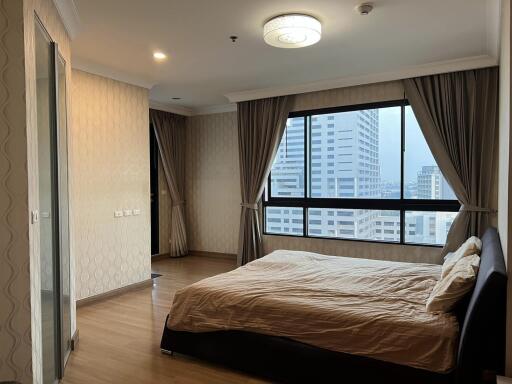 Condo for Rent at Supalai Casa Riva