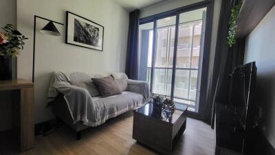 Condo for Rent at Taka Haus