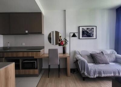 Condo for Rent at Taka Haus