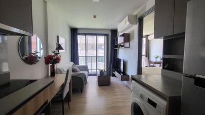 Condo for Rent at Taka Haus