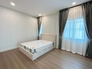 House for Sale, Sale w/Tenant in Saphan Sung.