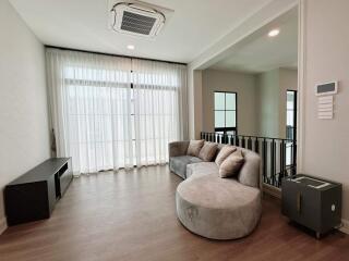 House for Sale, Sale w/Tenant in Saphan Sung.