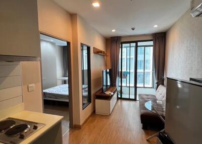 Condo for Rent at Ideo Mobi Phaya Thai