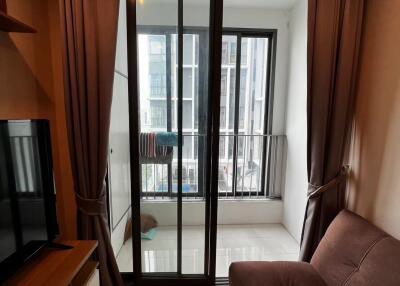 Condo for Rent at Ideo Mobi Phaya Thai