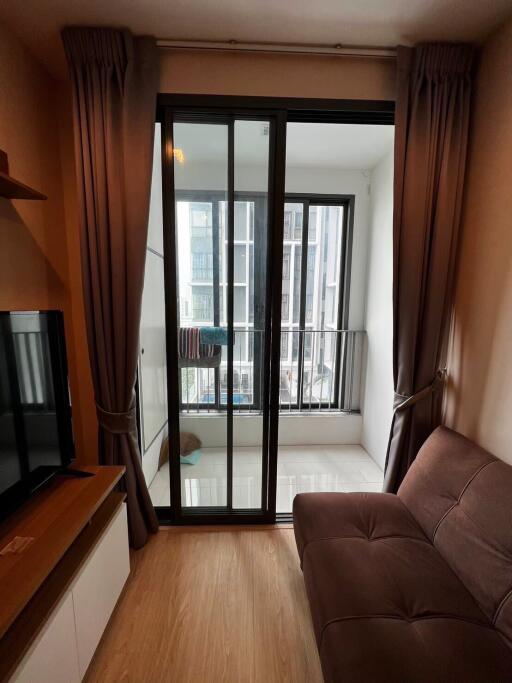 Condo for Rent at Ideo Mobi Phaya Thai