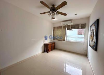 2 Bedrooms Condo in Jomtien Beach Mountain 2 Jomtien C011490