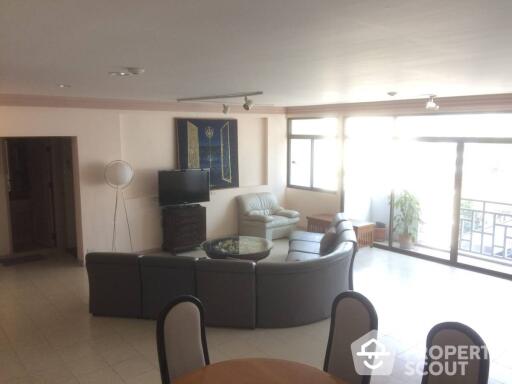 3-BR Condo at S.L.D Condominium near MRT Si Lom (ID 514654)