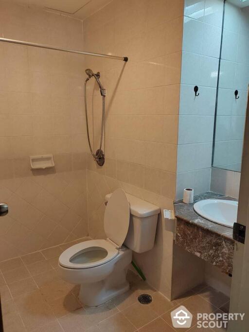 2-BR Condo at The Royal Place 2 near BTS Ratchadamri