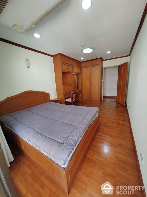 2-BR Condo at The Royal Place 2 near BTS Ratchadamri