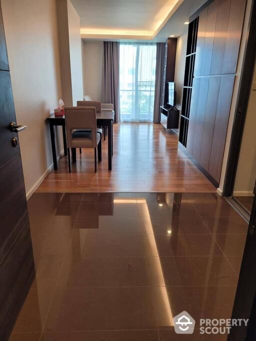 1-BR Condo at Focus Ploenchit near BTS Nana