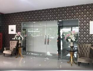 For Rent Bangkok Showroom Retail Space Ratchadaphisek MRT Lat Phrao Chatuchak