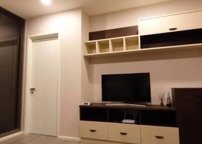 Condo for Rent at The Room Sukhumvit 69