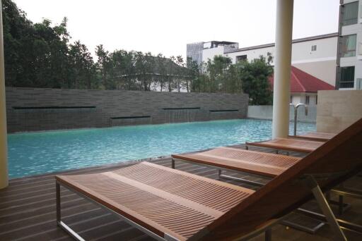 Condo for Rent at The Room Sukhumvit 40