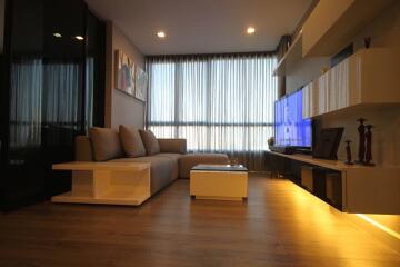 Condo for Rent at The Room Sukhumvit 40