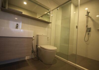 Condo for Rent at The Room Sukhumvit 40