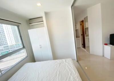 Studio for Rent in Huai Khwang