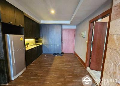 1-BR Condo at Nusa State Tower Condominium near BTS Saphan Taksin