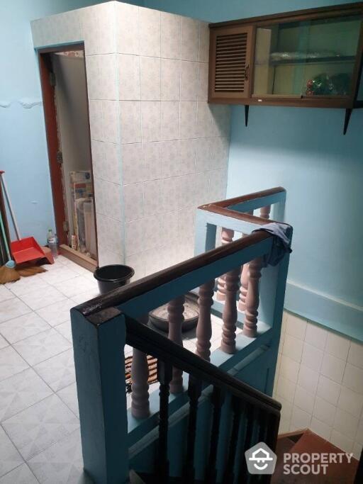 2-BR Townhouse near MRT Sam Yan