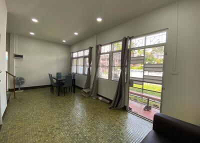 3 Bedroom House in Old City