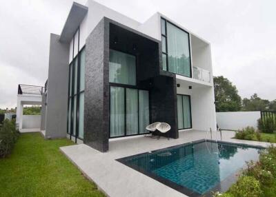 Modern Pool Villa for Rent/Sale in Wang Tan