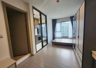 Condo for Rent at Life Asoke Hype