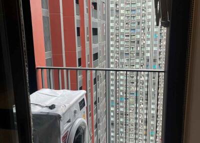 Condo for Rent at Life Asoke Hype