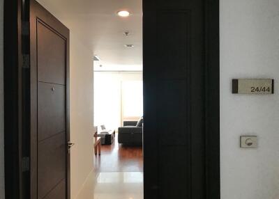 Condo for Rent at Siri Residence